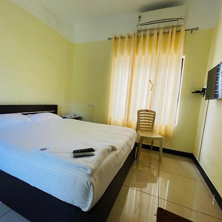 Akr Residency Hotel Kazhakuttam Exterior foto
