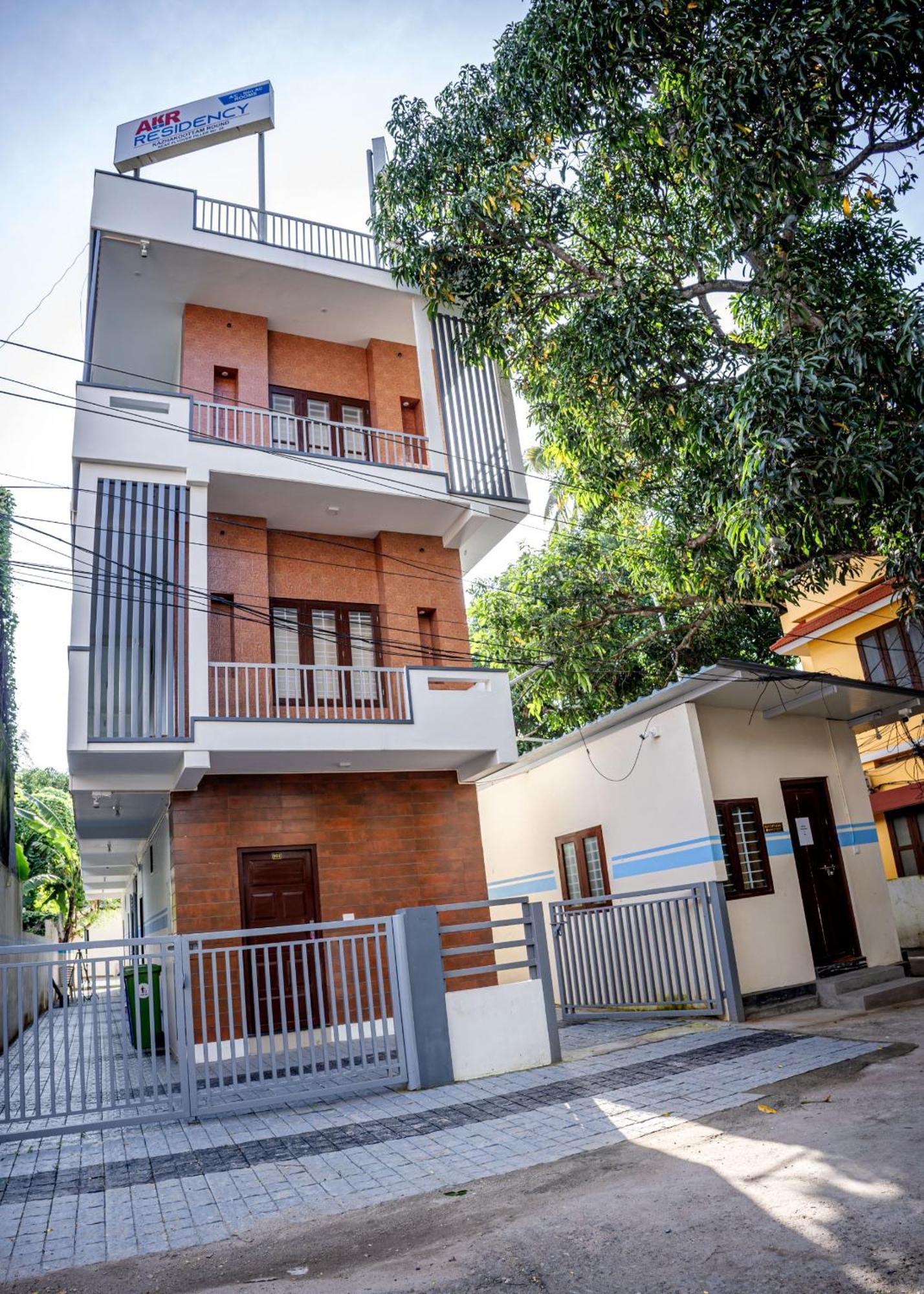 Akr Residency Hotel Kazhakuttam Exterior foto